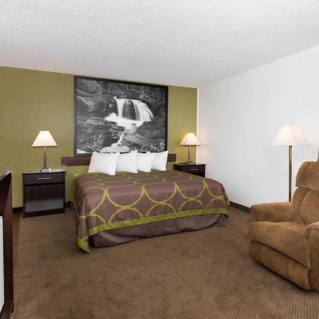 Super 8 By Wyndham Missoula/Brooks Street Hotel Exterior foto
