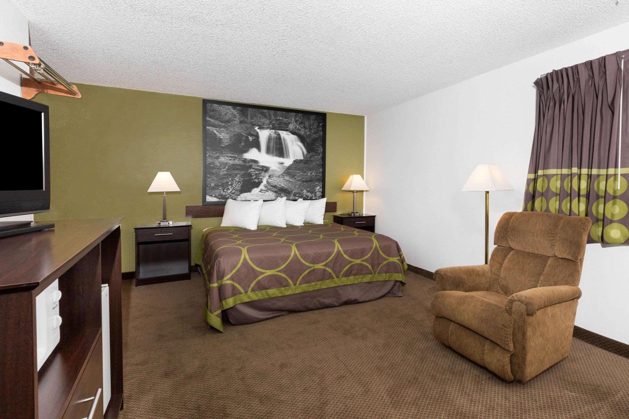 Super 8 By Wyndham Missoula/Brooks Street Hotel Exterior foto